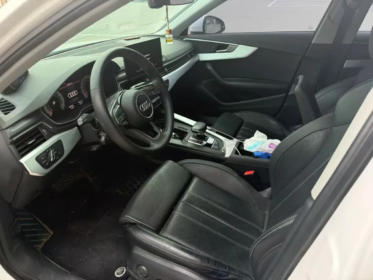 2020 Audi A4L 2.0T 190HP L4 7DCT,autocango,china used car exporter,china ev exporter,chinese used car exporter,chinese used ev exporter