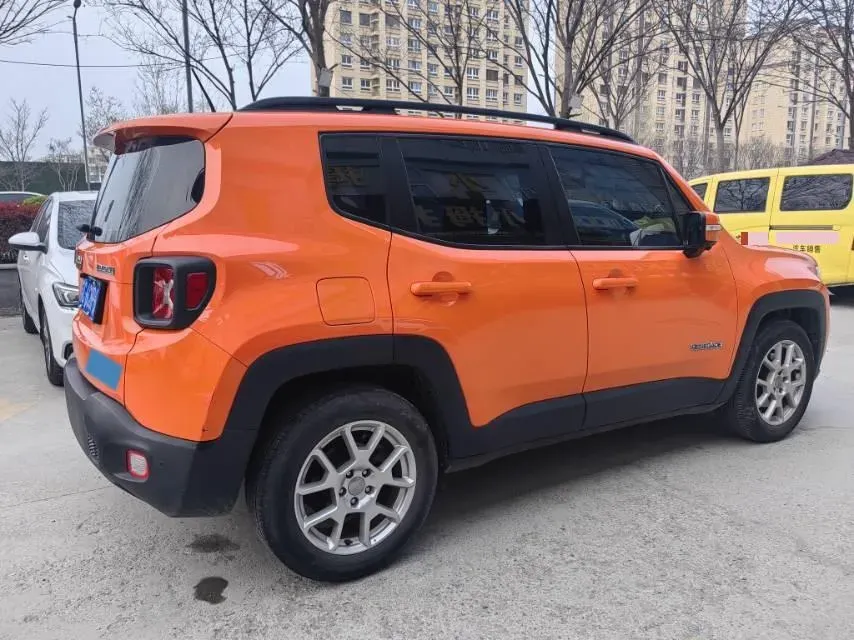 2019 Jeep Renegade 1.3T 173HP L4 7DCT,autocango,china used car exporter,china ev exporter,chinese used car exporter,chinese used ev exporter