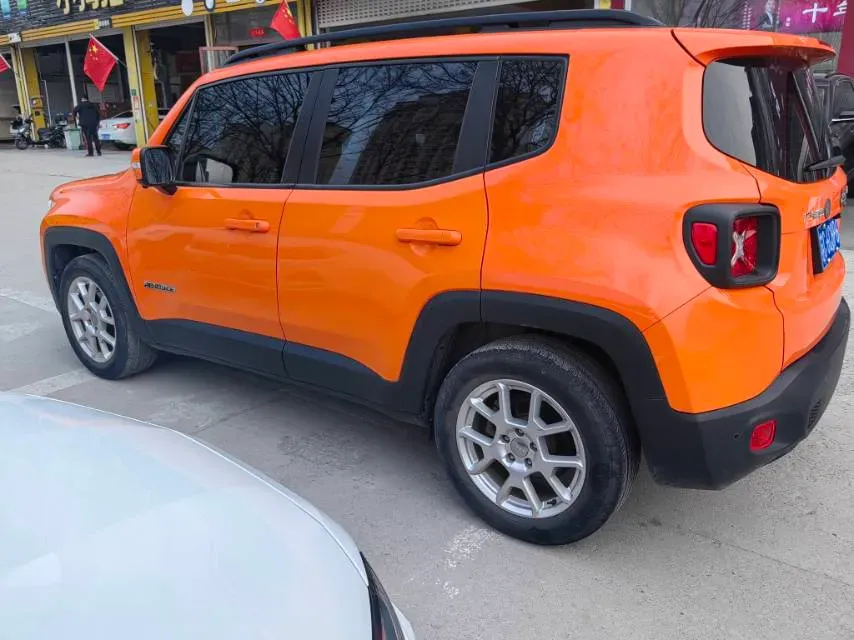 2019 Jeep Renegade 1.3T 173HP L4 7DCT,autocango,china used car exporter,china ev exporter,chinese used car exporter,chinese used ev exporter