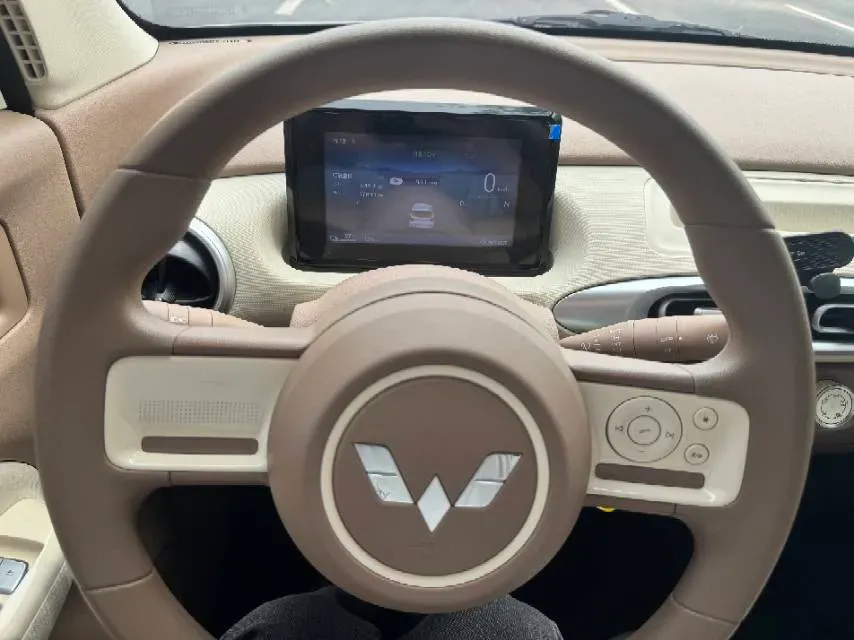 2025 WuLing HongGuang MINI EV BEV 16.2KWH,autocango,china used car exporter,china ev exporter,chinese used car exporter,chinese used ev exporter