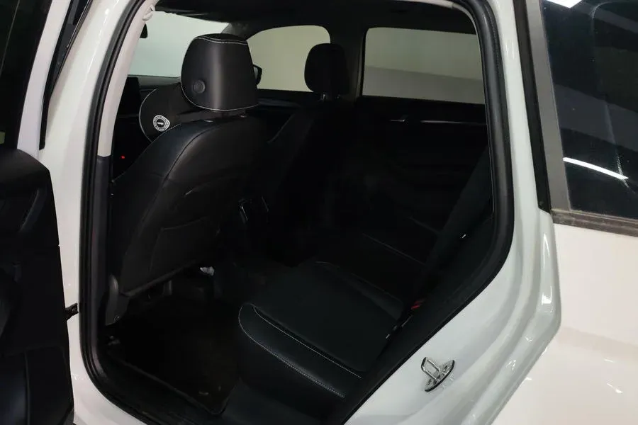 2025 Skoda Kodiak 2.0T 186HP L4 7DCT,autocango,china used car exporter,china ev exporter,chinese used car exporter,chinese used ev exporter