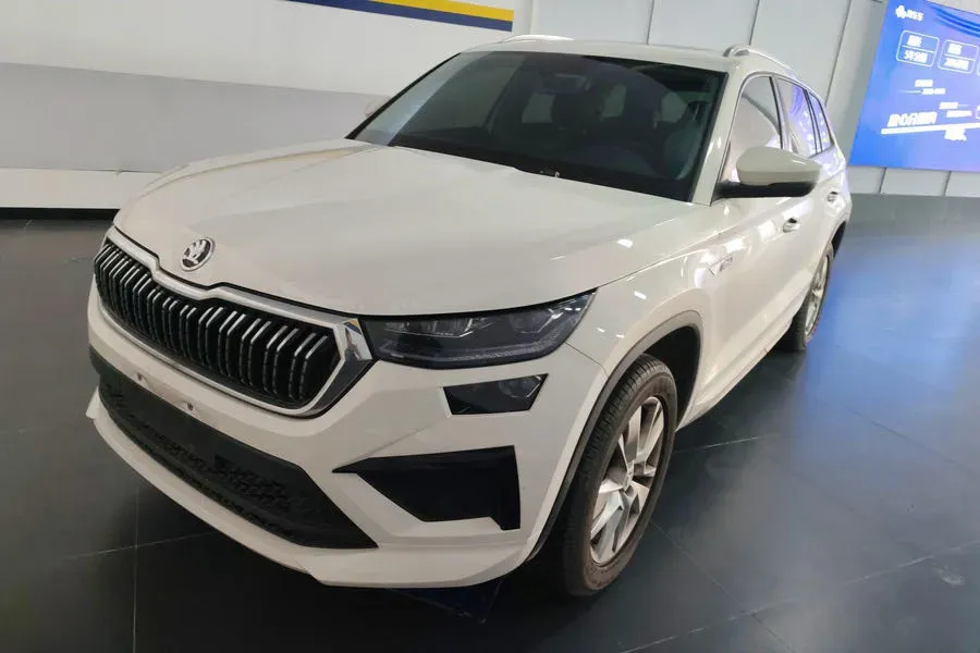 2025 Skoda Kodiak 2.0T 186HP L4 7DCT,autocango,china used car exporter,china ev exporter,chinese used car exporter,chinese used ev exporter