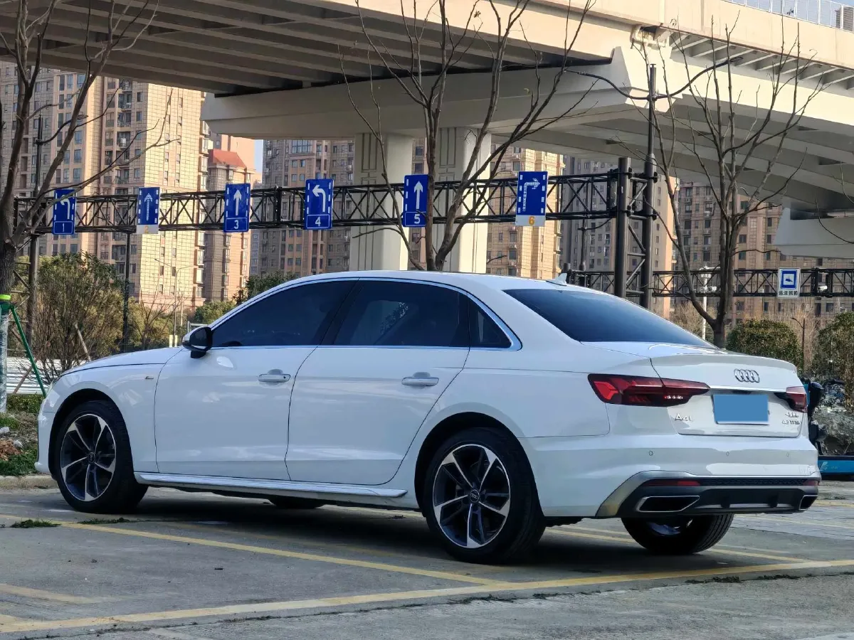 2022 Audi A4L 2.0T 190HP L4 7DCT,autocango,china used car exporter,china ev exporter,chinese used car exporter,chinese used ev exporter