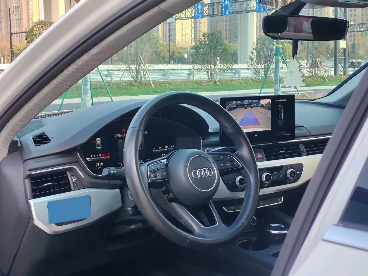 2022 Audi A4L 2.0T 190HP L4 7DCT,autocango,china used car exporter,china ev exporter,chinese used car exporter,chinese used ev exporter