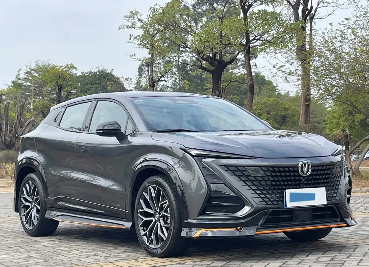 2022 ChangAn UNI-T 1.5T 188HP L4 7DCT,autocango,china used car exporter,china ev exporter,chinese used car exporter,chinese used ev exporter