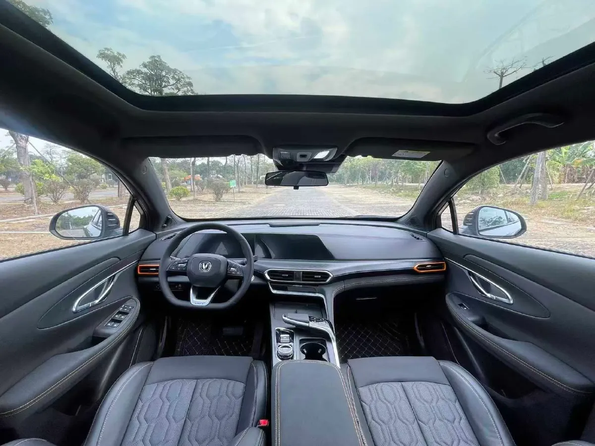 2022 ChangAn UNI-T 1.5T 188HP L4 7DCT,autocango,china used car exporter,china ev exporter,chinese used car exporter,chinese used ev exporter