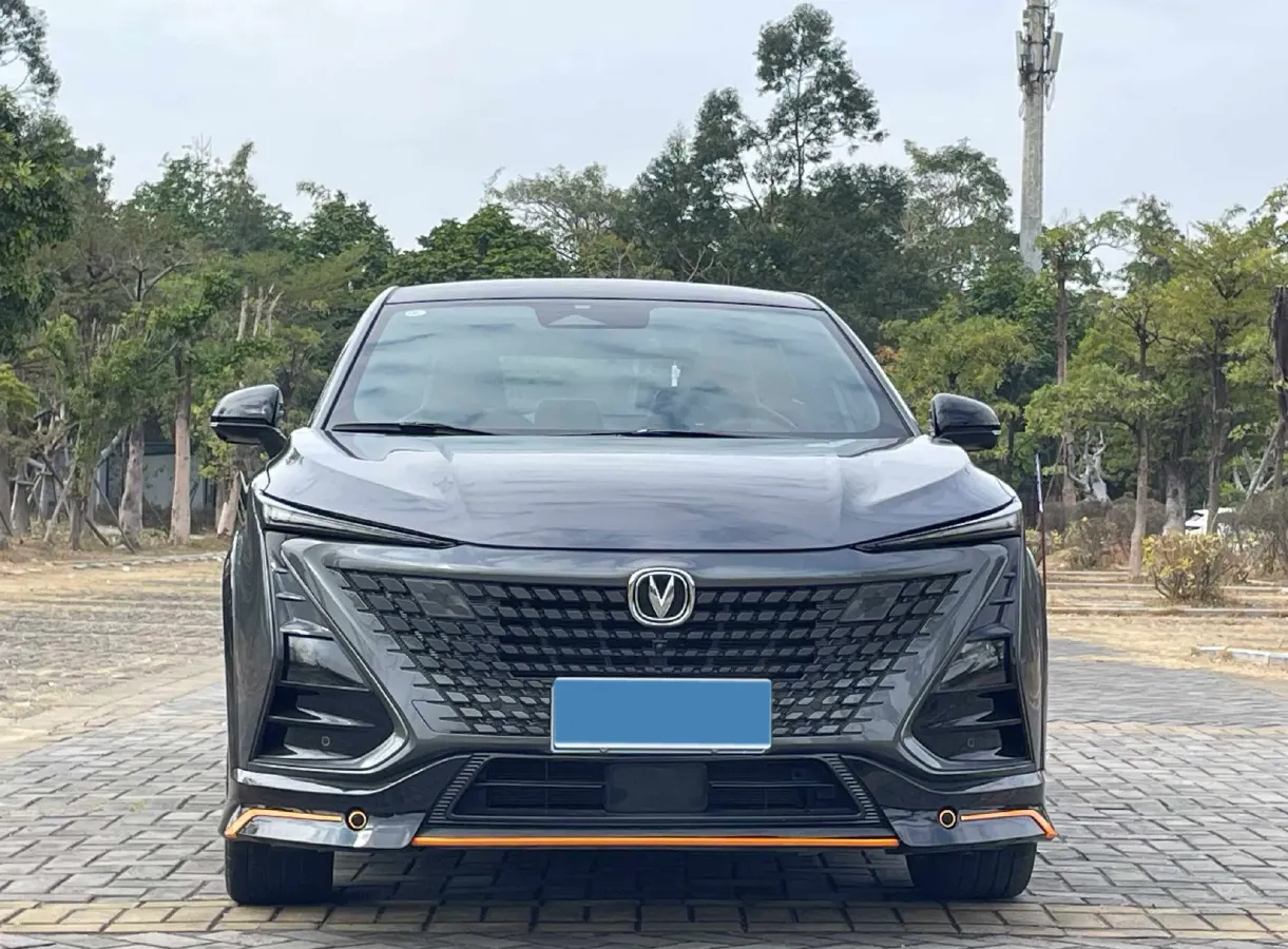 2022 ChangAn UNI-T 1.5T 188HP L4 7DCT,autocango,china used car exporter,china ev exporter,chinese used car exporter,chinese used ev exporter