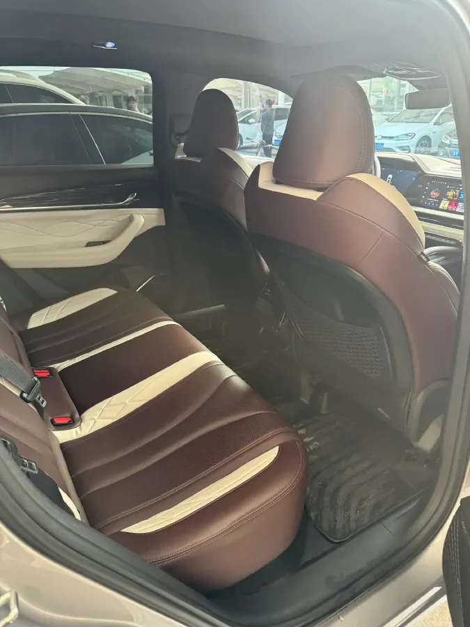 2021 Geely Monjaro 2.0T 218HP L4 7DCT,autocango,china used car exporter,china ev exporter,chinese used car exporter,chinese used ev exporter