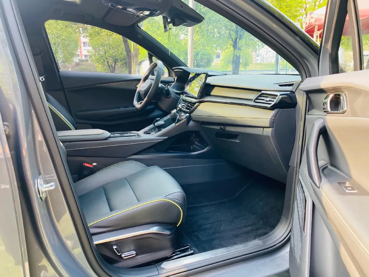 2023 LYNK&CO 06 1.5T 181HP L4 7DCT,autocango,china used car exporter,china ev exporter,chinese used car exporter,chinese used ev exporter