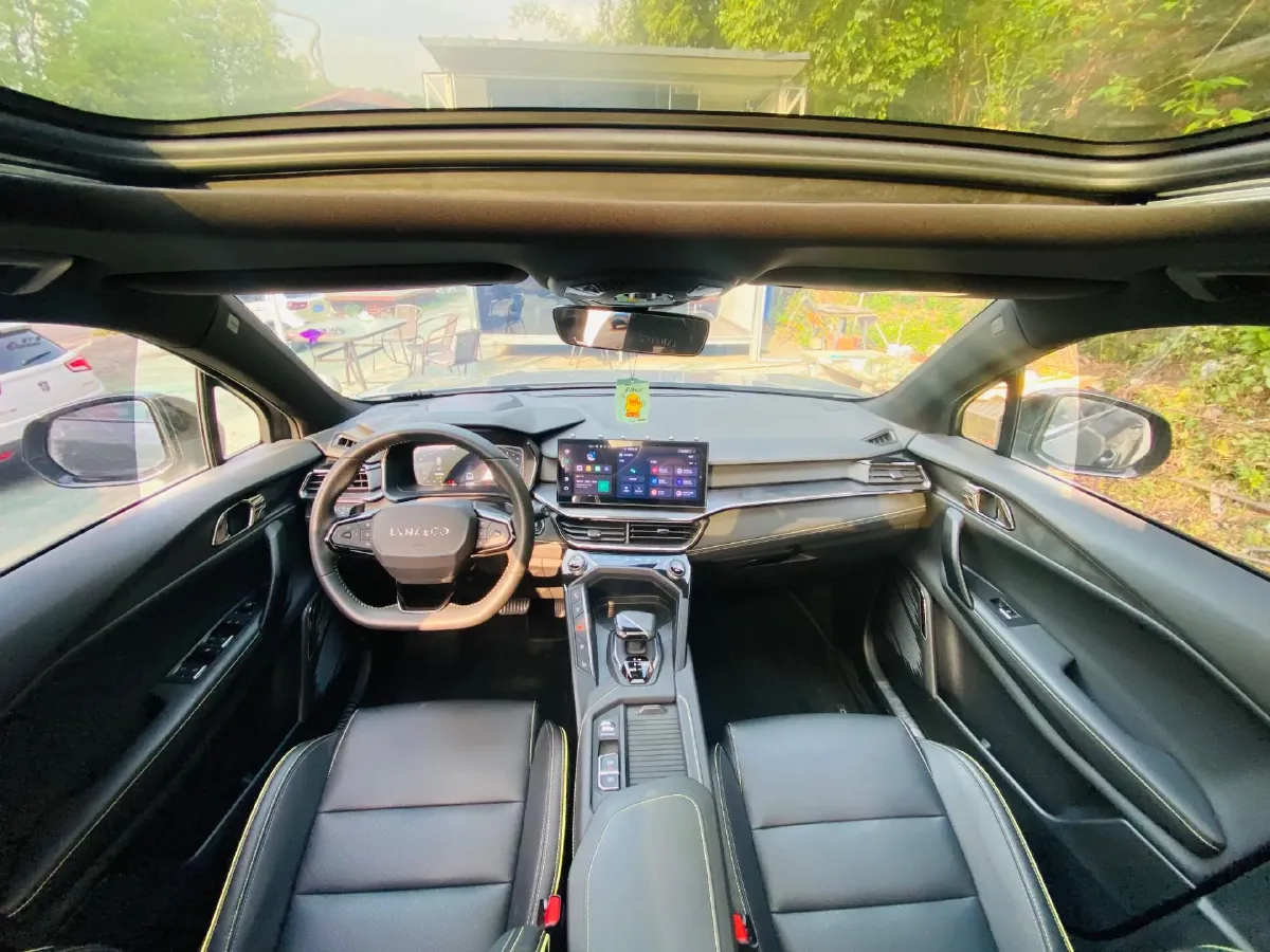 2023 LYNK&CO 06 1.5T 181HP L4 7DCT,autocango,china used car exporter,china ev exporter,chinese used car exporter,chinese used ev exporter