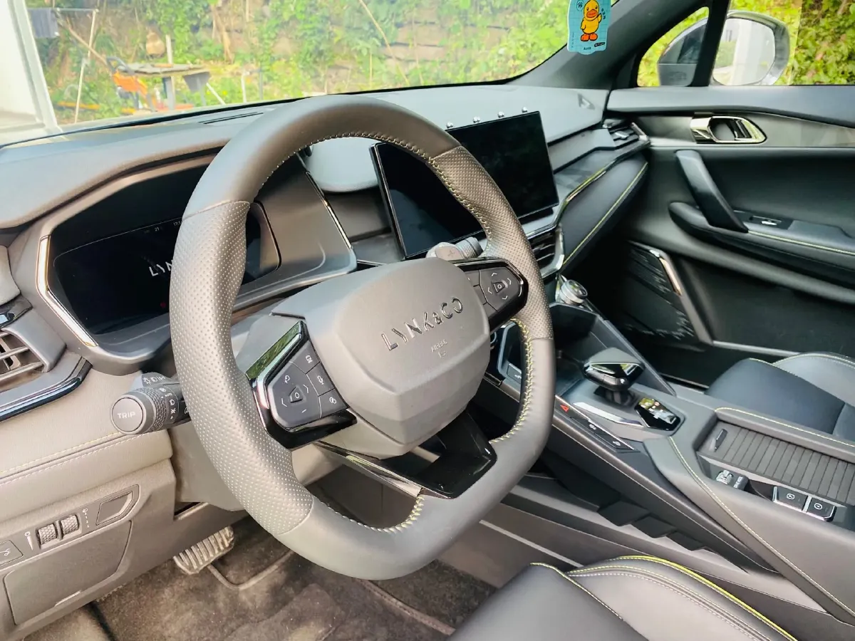 2023 LYNK&CO 06 1.5T 181HP L4 7DCT,autocango,china used car exporter,china ev exporter,chinese used car exporter,chinese used ev exporter