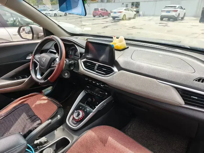 2017 BaoJun 310W 1.5L 105HP L4 6MT,autocango,china used car exporter,china ev exporter,chinese used car exporter,chinese used ev exporter