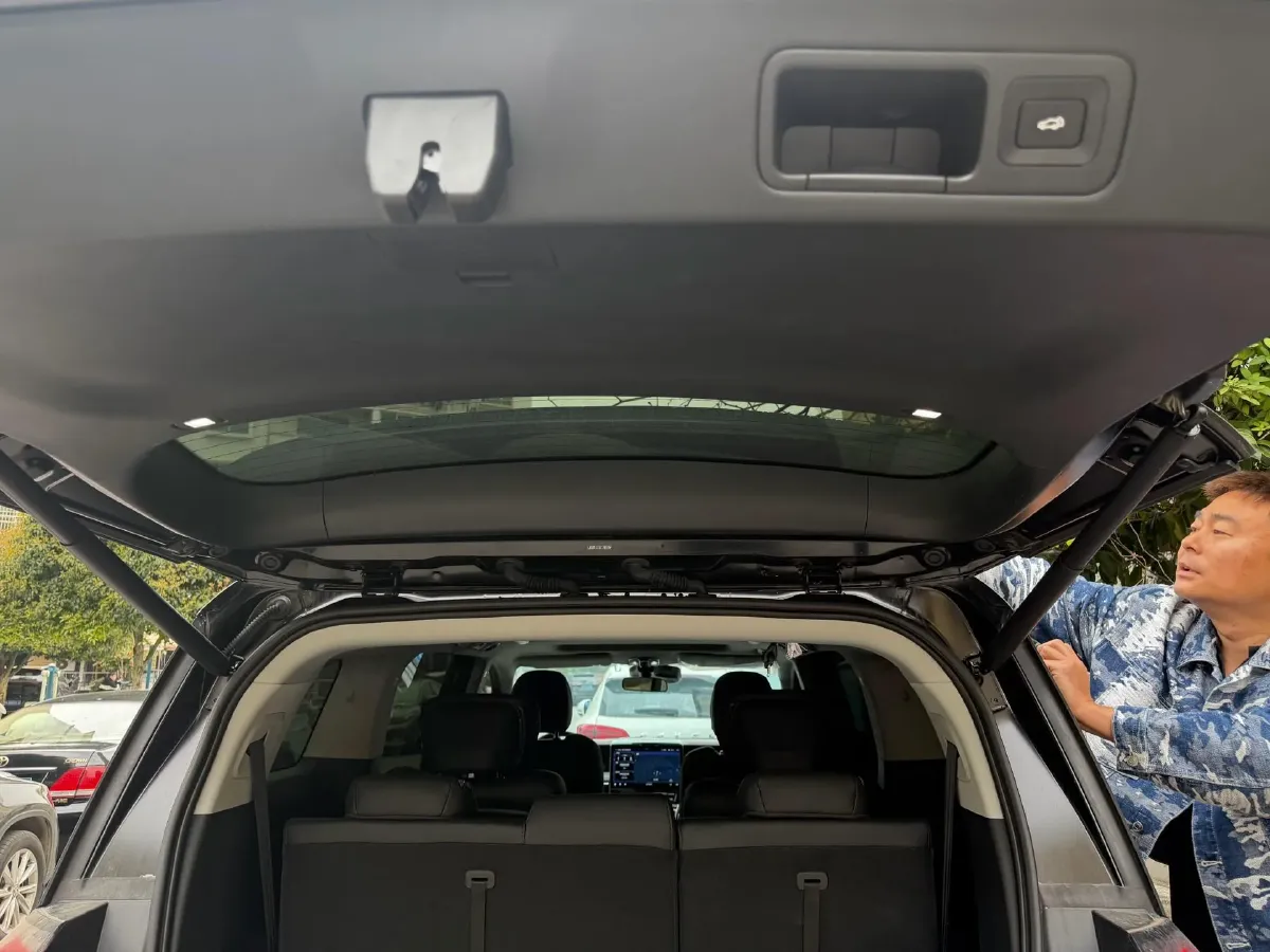 2024 GAC Trumpchi M8 2.0T 252HP L4 8AT,autocango,china used car exporter,china ev exporter,chinese used car exporter,chinese used ev exporter