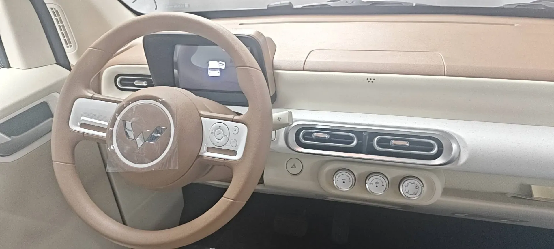 2024 WuLing HongGuang MINI EV BEV 17.3KWH,autocango,china used car exporter,china ev exporter,chinese used car exporter,chinese used ev exporter