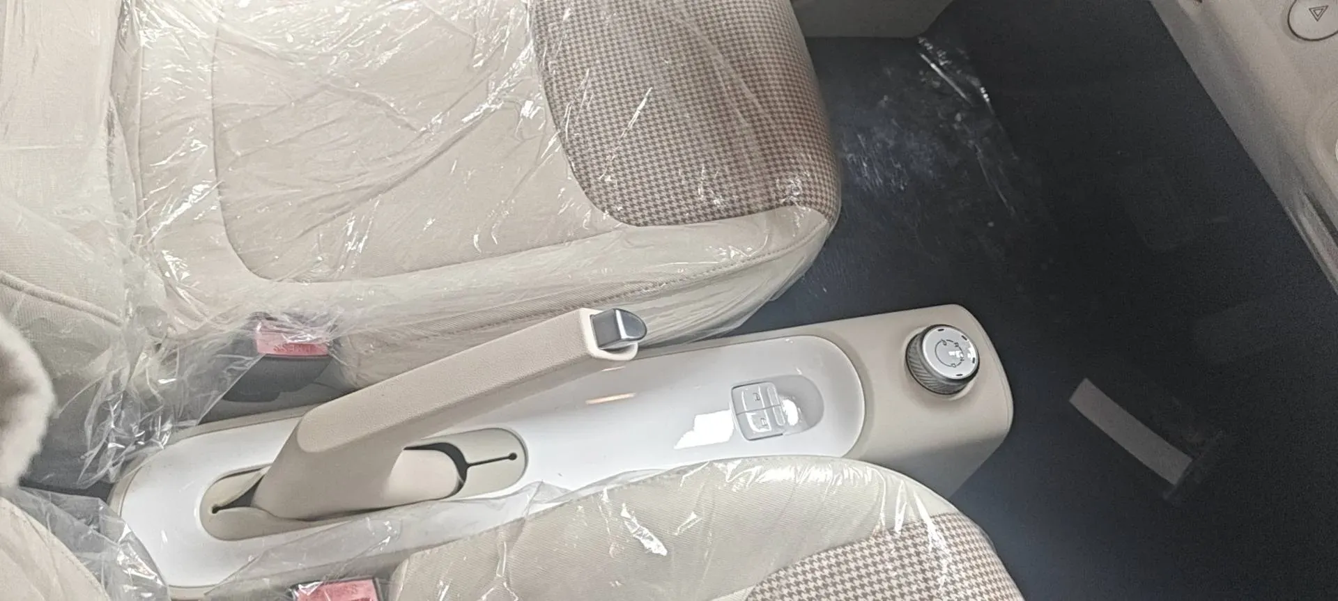 2024 WuLing HongGuang MINI EV BEV 17.3KWH,autocango,china used car exporter,china ev exporter,chinese used car exporter,chinese used ev exporter