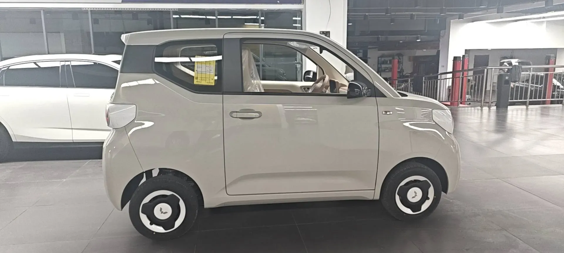 2024 WuLing HongGuang MINI EV BEV 17.3KWH,autocango,china used car exporter,china ev exporter,chinese used car exporter,chinese used ev exporter