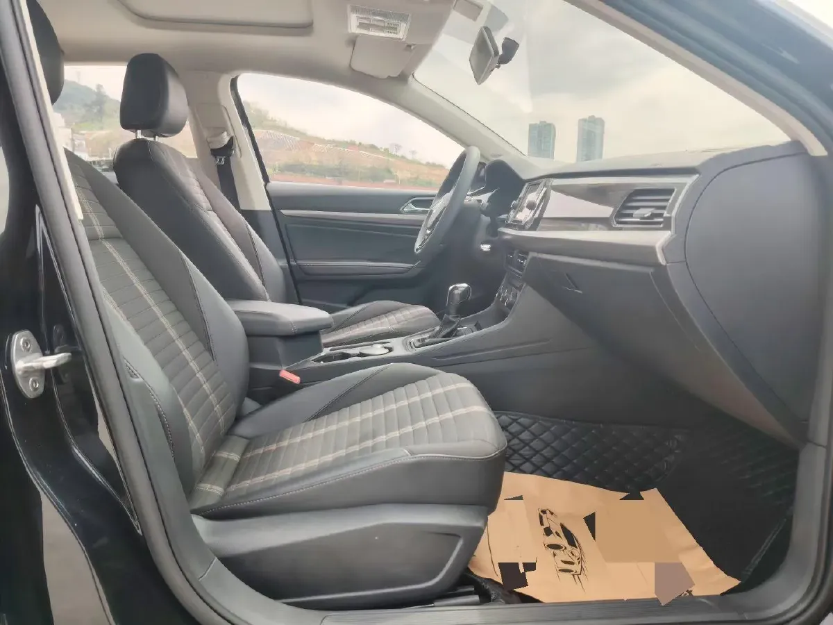 2018 Skoda Karoq 1.4T 150HP L4 7DCT,autocango,china used car exporter,china ev exporter,chinese used car exporter,chinese used ev exporter