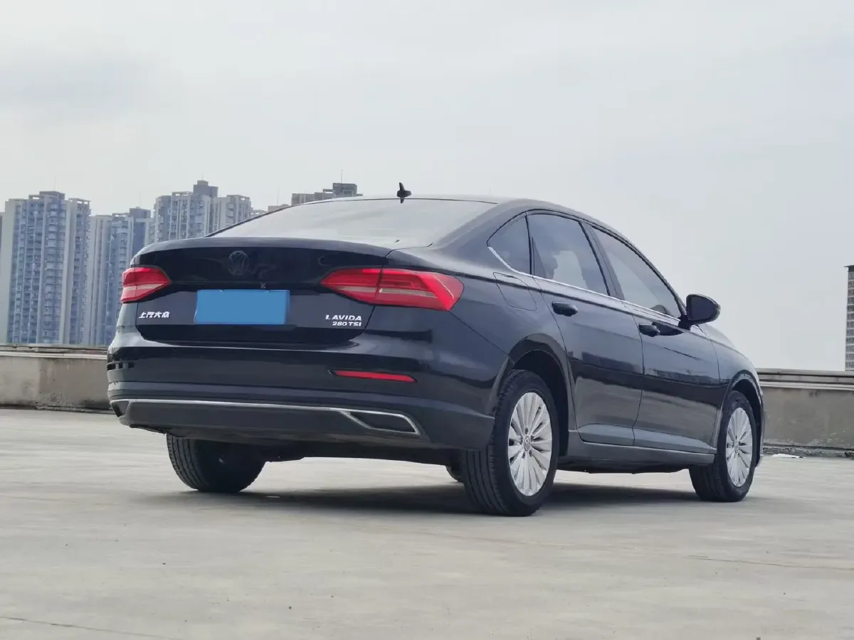 2018 Skoda Karoq 1.4T 150HP L4 7DCT,autocango,china used car exporter,china ev exporter,chinese used car exporter,chinese used ev exporter