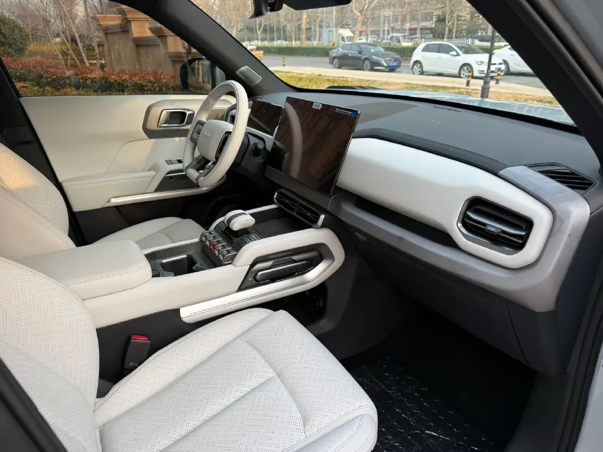 2025 FangChengBao Tai 3 BEV,autocango,china used car exporter,china ev exporter,chinese used car exporter,chinese used ev exporter