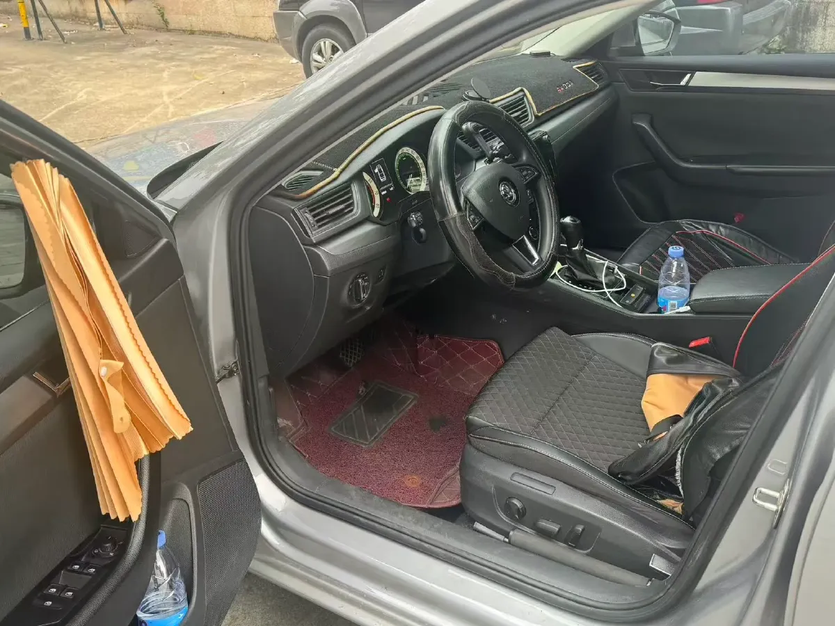 2018 Skoda Superb 1.8T 180HP L4 7DCT,autocango,china used car exporter,china ev exporter,chinese used car exporter,chinese used ev exporter