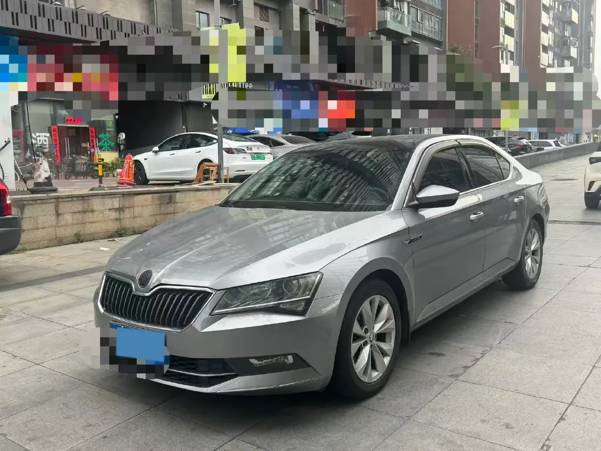 2018 Skoda Superb 1.8T 180HP L4 7DCT,autocango,china used car exporter,china ev exporter,chinese used car exporter,chinese used ev exporter