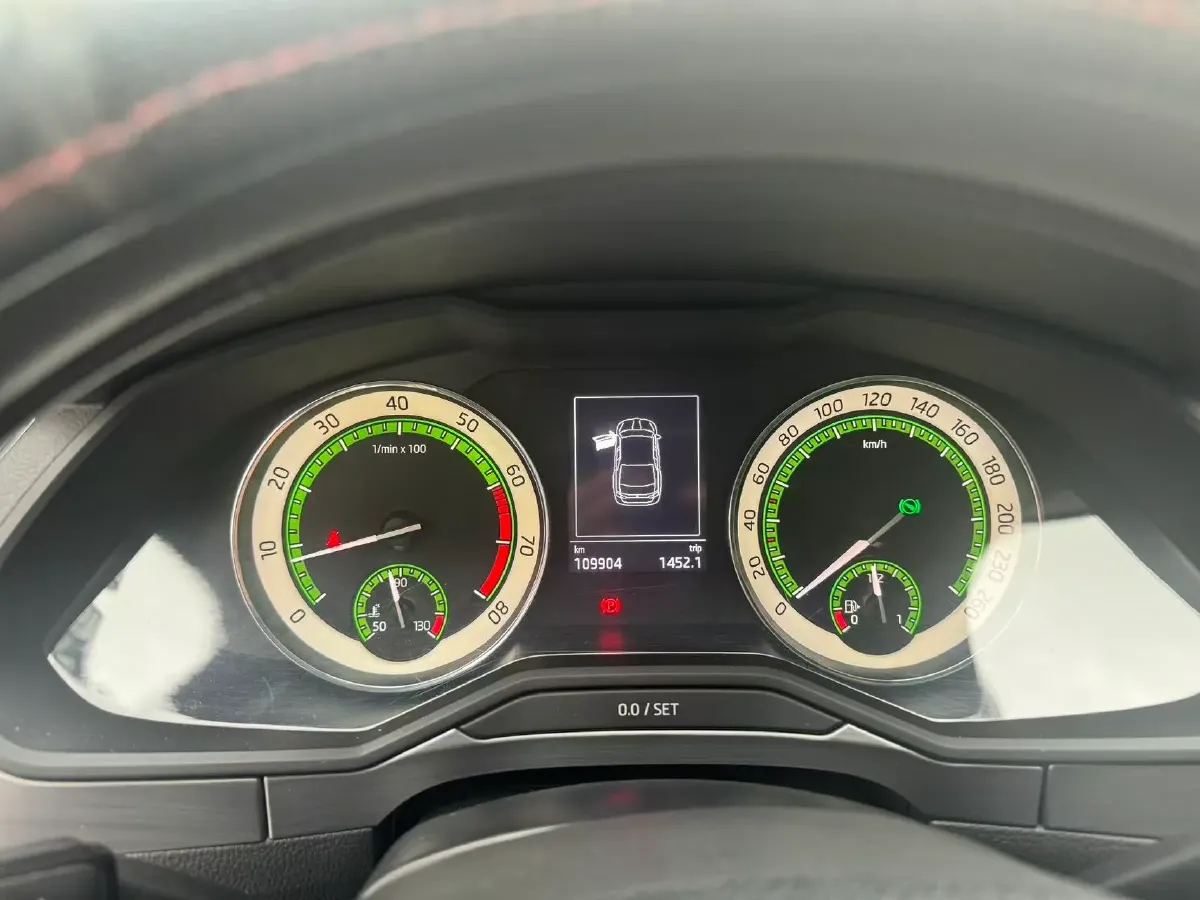 2018 Skoda Superb 1.8T 180HP L4 7DCT,autocango,china used car exporter,china ev exporter,chinese used car exporter,chinese used ev exporter