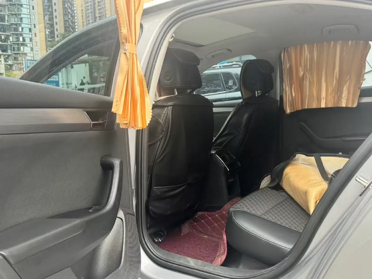 2018 Skoda Superb 1.8T 180HP L4 7DCT,autocango,china used car exporter,china ev exporter,chinese used car exporter,chinese used ev exporter