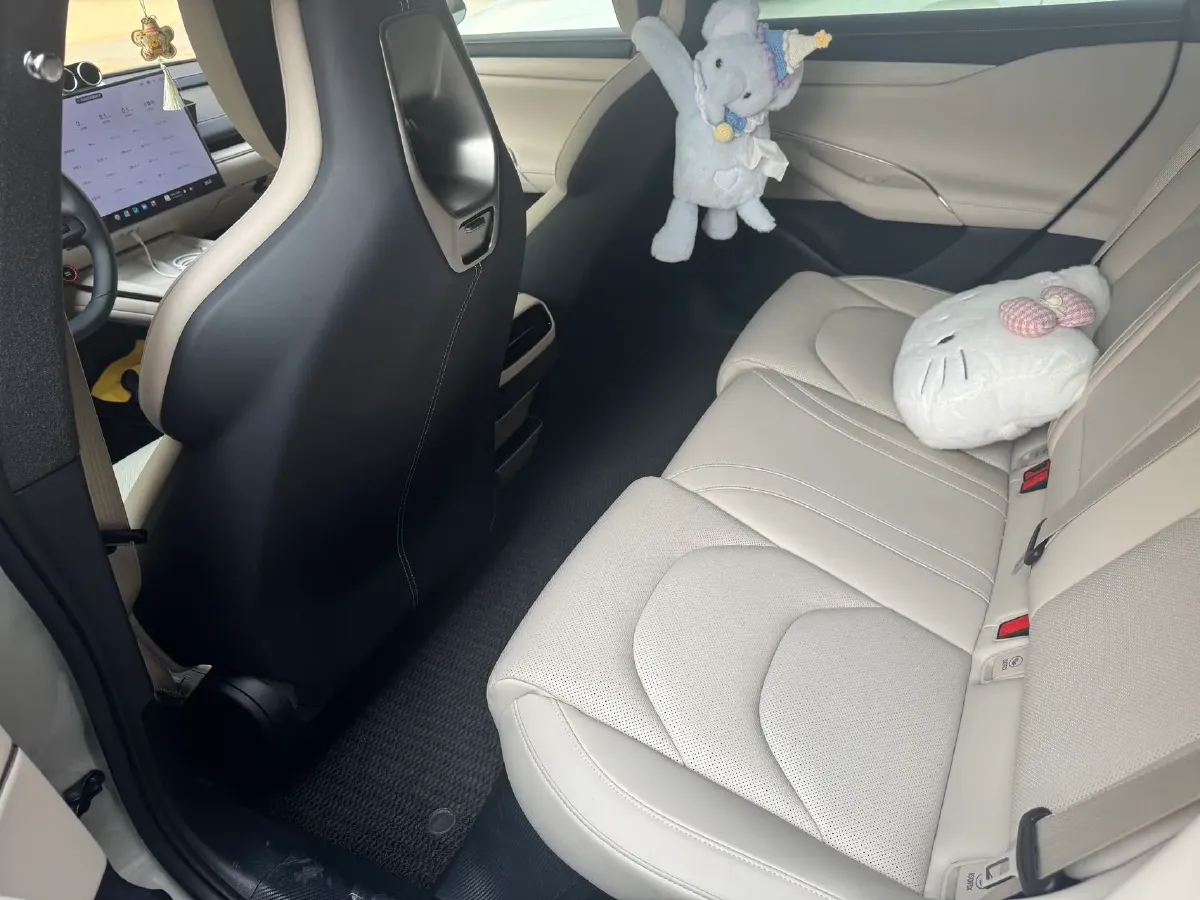 2024 MI SU7 BEV 73.6KWH,autocango,china used car exporter,china ev exporter,chinese used car exporter,chinese used ev exporter