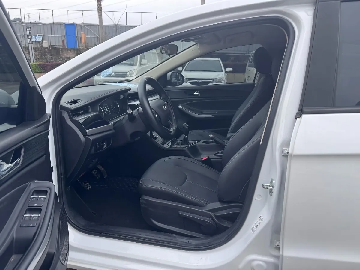 2021 Chery Arrizo 5 1.5L 116HP L4 5MT,autocango,china used car exporter,china ev exporter,chinese used car exporter,chinese used ev exporter