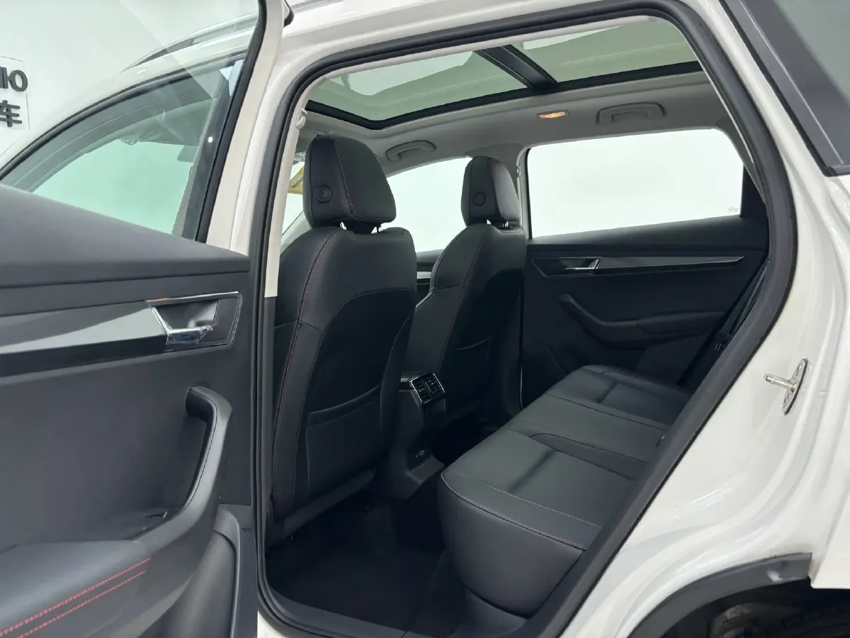 2022 Skoda Karoq 1.4T 150HP L4 7DCT,autocango,china used car exporter,china ev exporter,chinese used car exporter,chinese used ev exporter