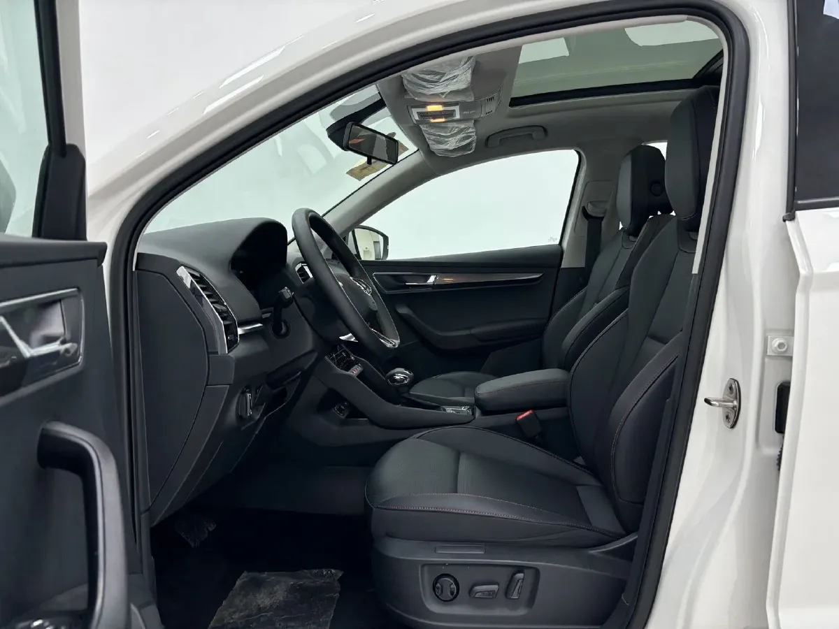 2022 Skoda Karoq 1.4T 150HP L4 7DCT,autocango,china used car exporter,china ev exporter,chinese used car exporter,chinese used ev exporter