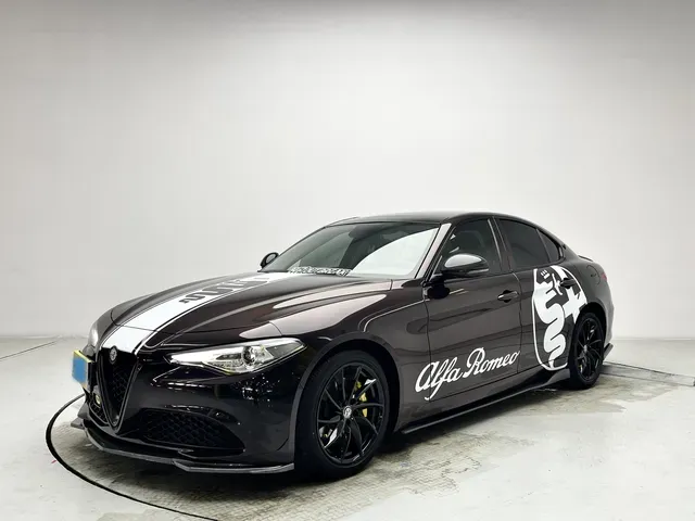 2017 Alfa Romeo Giulia 2.0T 280HP L4 8AT,autocango,china used car exporter,china ev exporter,chinese used car exporter,chinese used ev exporter