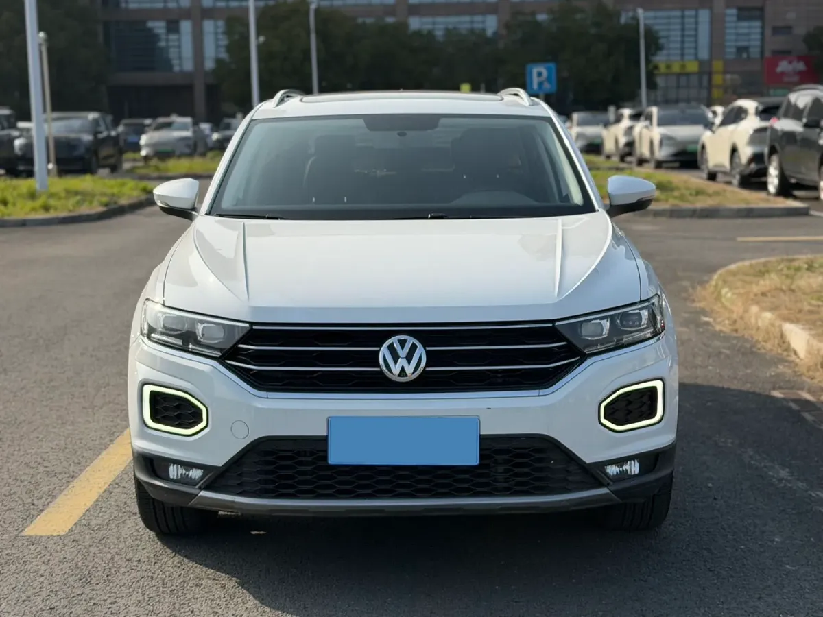 2019 Volkswagen T-Roc 1.4T 131HP L4 7DCT,autocango,china used car exporter,china ev exporter,chinese used car exporter,chinese used ev exporter