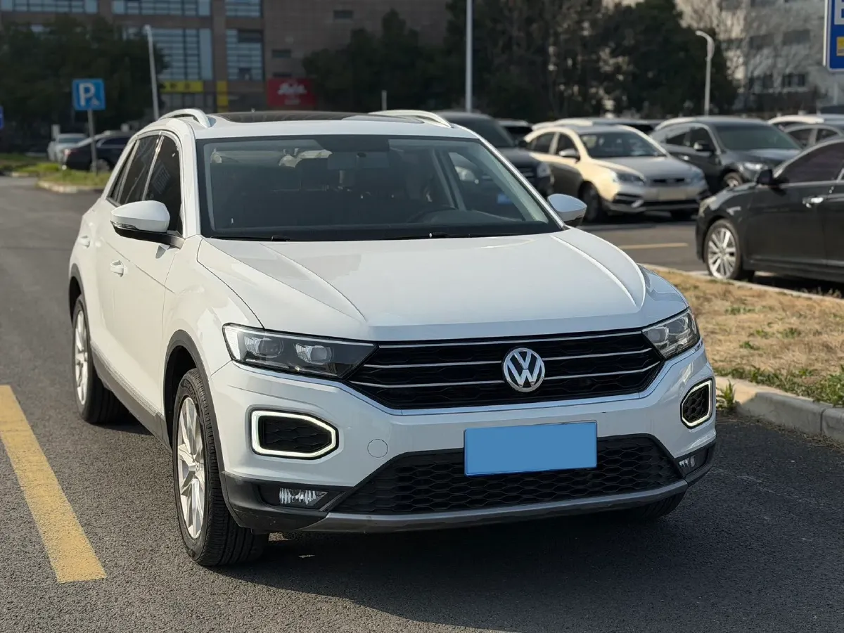 2019 Volkswagen T-Roc 1.4T 131HP L4 7DCT,autocango,china used car exporter,china ev exporter,chinese used car exporter,chinese used ev exporter