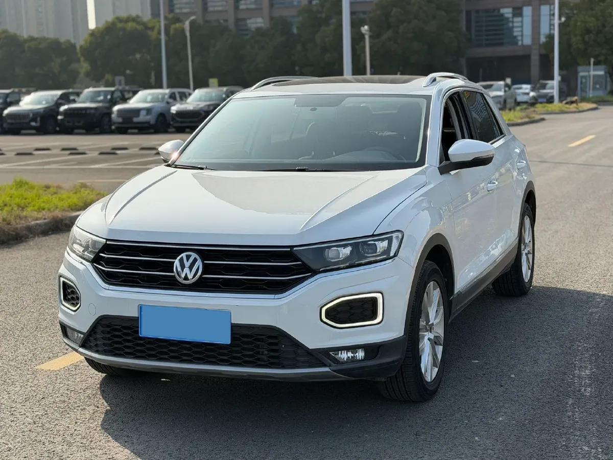 2019 Volkswagen T-Roc 1.4T 131HP L4 7DCT,autocango,china used car exporter,china ev exporter,chinese used car exporter,chinese used ev exporter