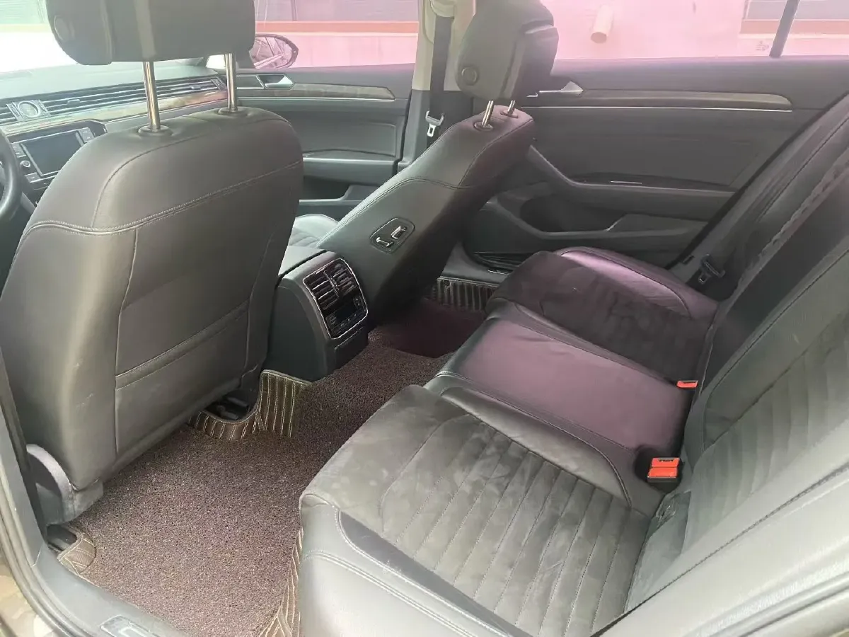 2018 Volkswagen Magotan 1.8T 180HP L4 7DCT,autocango,china used car exporter,china ev exporter,chinese used car exporter,chinese used ev exporter