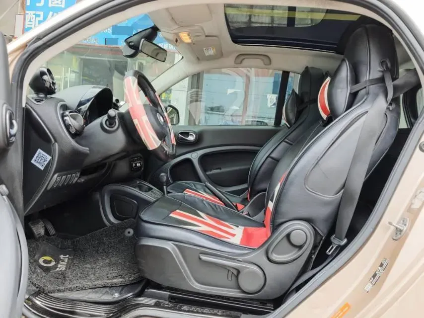 2018 Smart smart fortwo 1.0L 71HP L3 6DCT,autocango,china used car exporter,china ev exporter,chinese used car exporter,chinese used ev exporter