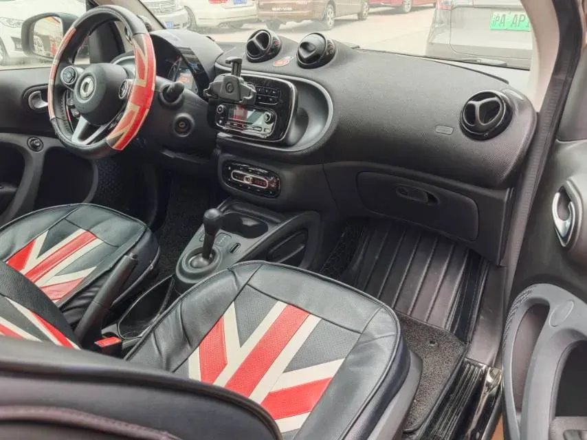 2018 Smart smart fortwo 1.0L 71HP L3 6DCT,autocango,china used car exporter,china ev exporter,chinese used car exporter,chinese used ev exporter
