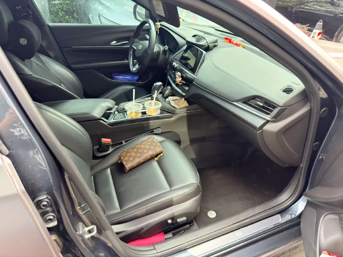 2021 Cadillac CT4 2.0T 237HP L4 8AT,autocango,china used car exporter,china ev exporter,chinese used car exporter,chinese used ev exporter