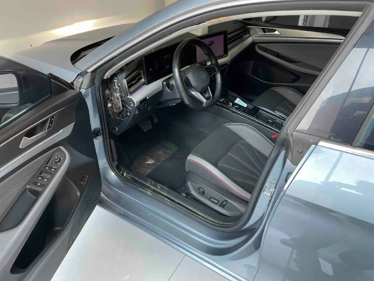 2022 Skoda Superb 2.0T 186HP L4 7DCT,autocango,china used car exporter,china ev exporter,chinese used car exporter,chinese used ev exporter