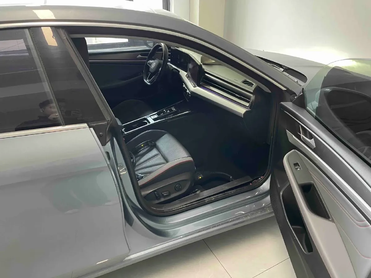 2022 Skoda Superb 2.0T 186HP L4 7DCT,autocango,china used car exporter,china ev exporter,chinese used car exporter,chinese used ev exporter