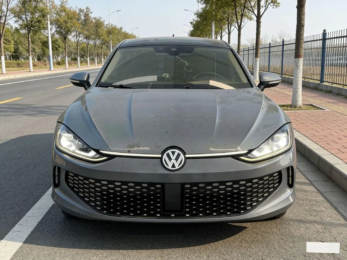 2022 Skoda Superb 2.0T 186HP L4 7DCT,autocango,china used car exporter,china ev exporter,chinese used car exporter,chinese used ev exporter