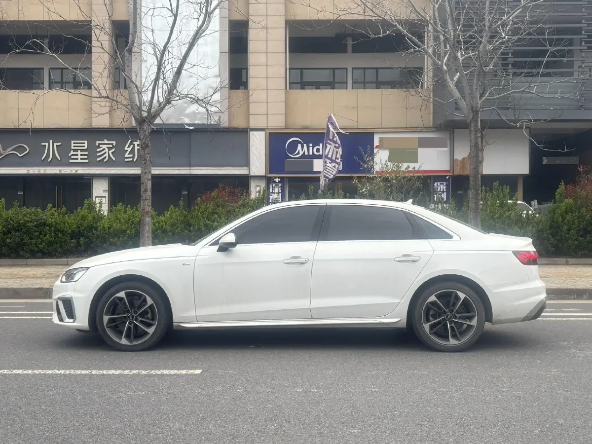 2024 Audi A4L 2.0T 190HP L4 7DCT,autocango,china used car exporter,china ev exporter,chinese used car exporter,chinese used ev exporter