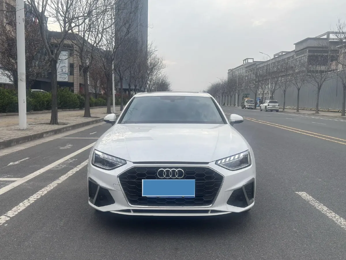 2024 Audi A4L 2.0T 190HP L4 7DCT,autocango,china used car exporter,china ev exporter,chinese used car exporter,chinese used ev exporter