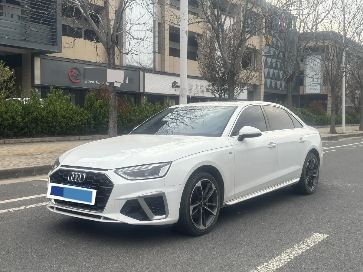2024 Audi A4L 2.0T 190HP L4 7DCT,autocango,china used car exporter,china ev exporter,chinese used car exporter,chinese used ev exporter