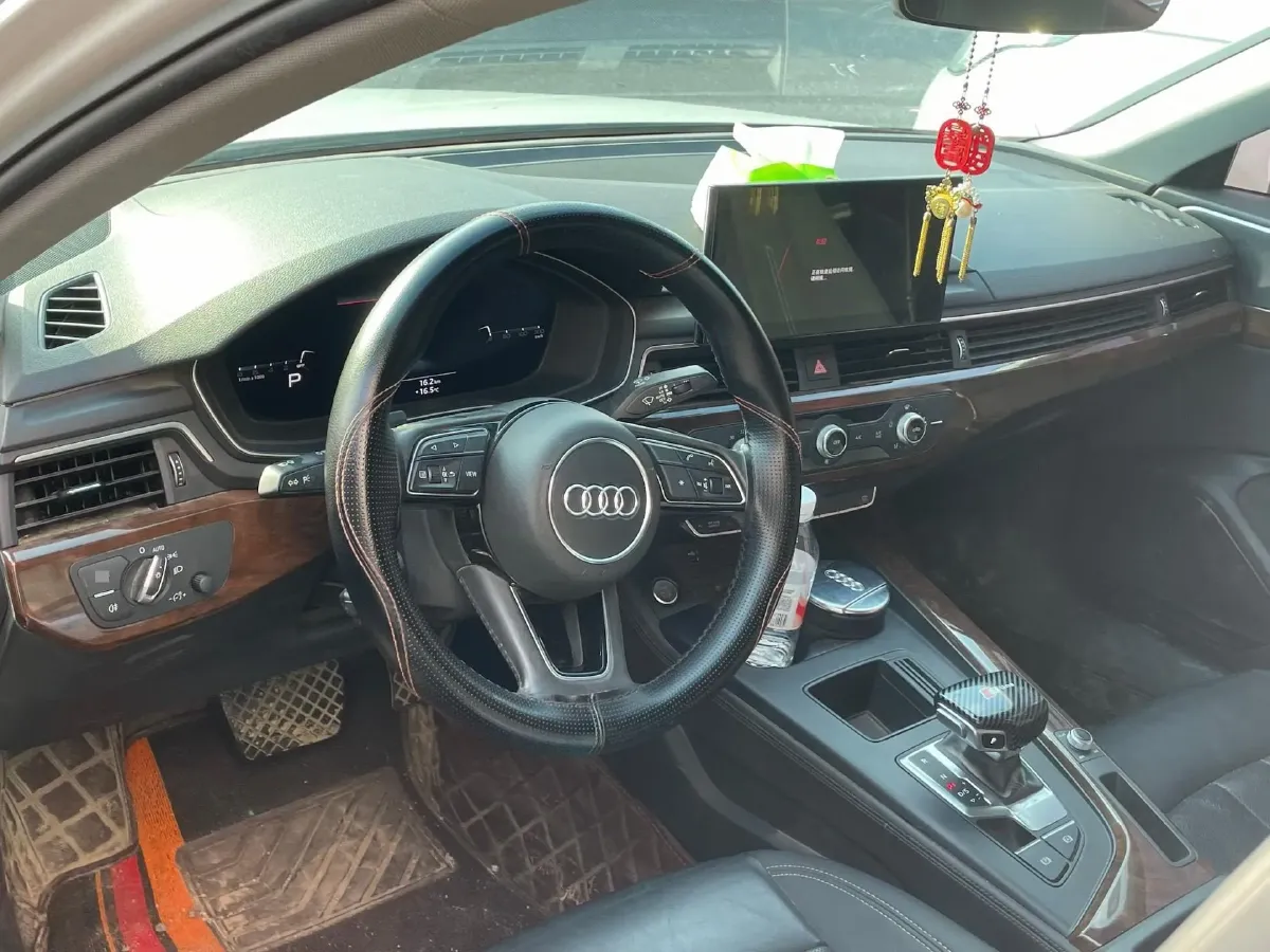 2020 Audi A4L 2.0T 190HP L4 7DCT,autocango,china used car exporter,china ev exporter,chinese used car exporter,chinese used ev exporter