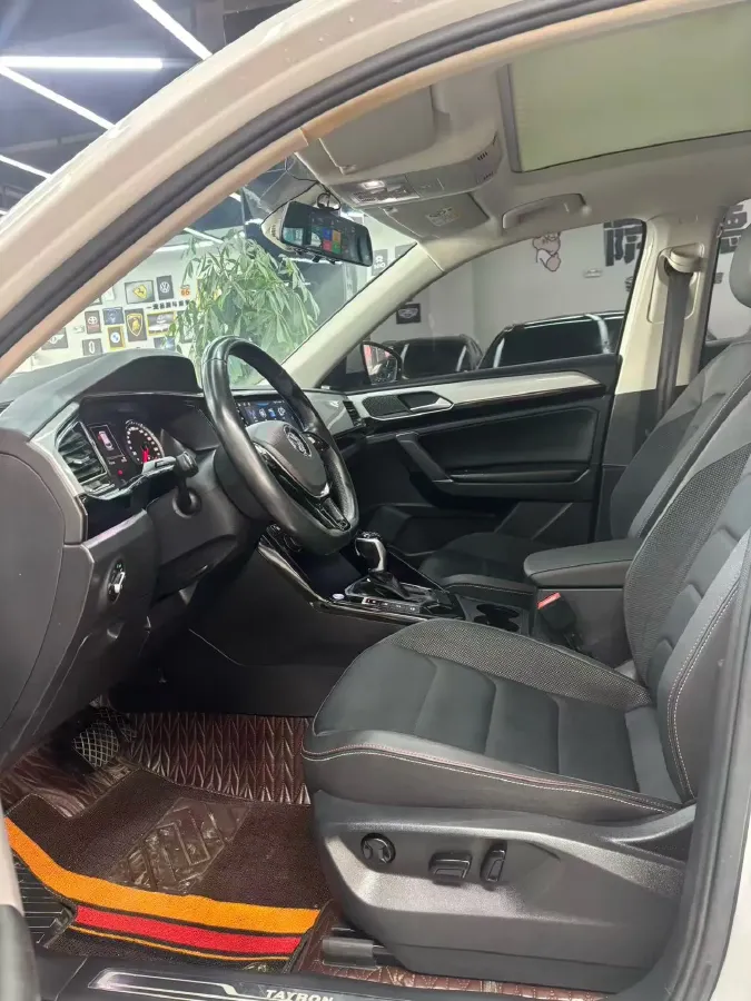 2019 Jeep Cherokee 2.0T 234HP L4 9AT,autocango,china used car exporter,china ev exporter,chinese used car exporter,chinese used ev exporter