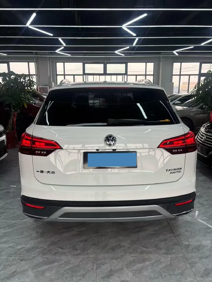 2019 Jeep Cherokee 2.0T 234HP L4 9AT,autocango,china used car exporter,china ev exporter,chinese used car exporter,chinese used ev exporter