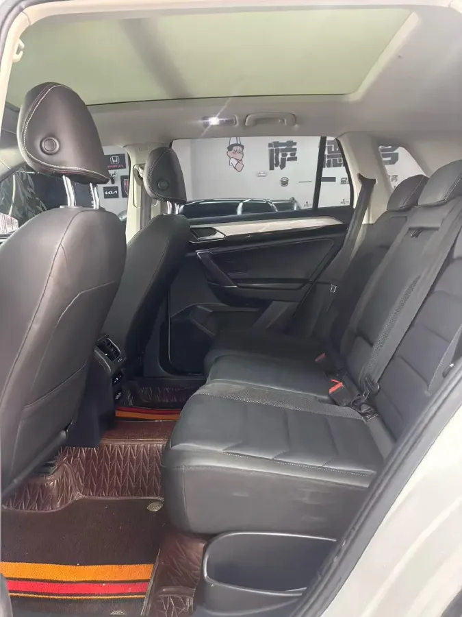 2019 Jeep Cherokee 2.0T 234HP L4 9AT,autocango,china used car exporter,china ev exporter,chinese used car exporter,chinese used ev exporter