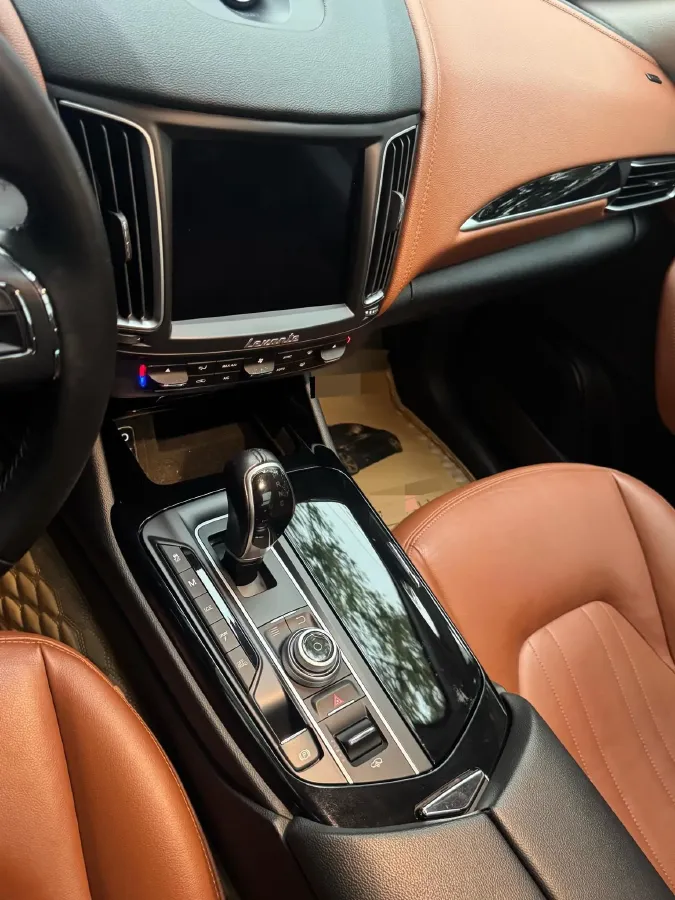 2018 Maserati Levante 3.0T 350HP V6 8AT,autocango,china used car exporter,china ev exporter,chinese used car exporter,chinese used ev exporter